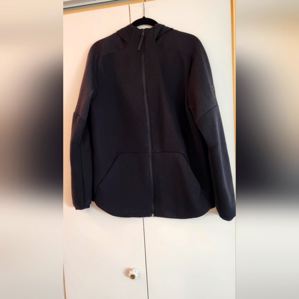Under Armour size large men's hooded sweatshirt.